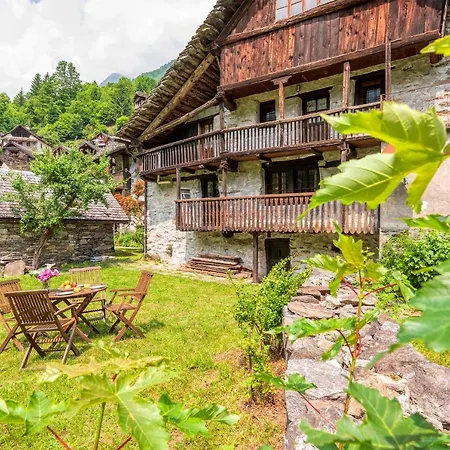 Chalet Case Delle Lobbie Ceppo Morelli Exterior photo